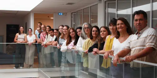 Photo équipe balustrade 532x521